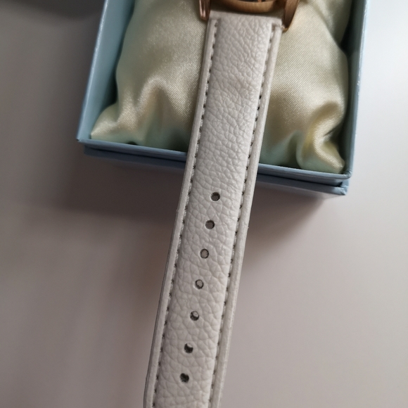 White Analog Watch - Picture 3 of 4